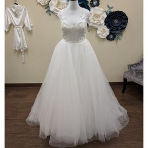 NEW wedding gown 2 in 1 Lace Detail and Tulle Skirt Sample Size 14
